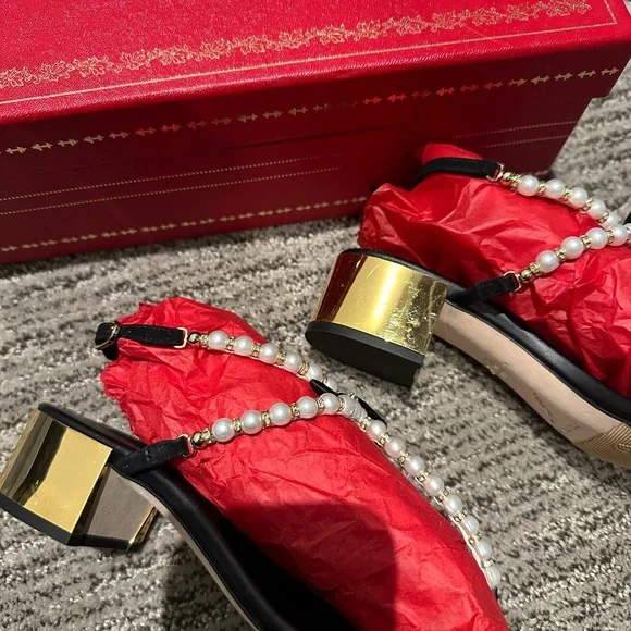 RENE CAOVILLA
Eliza 40 Leather Pearl Thong Heeled Sandals - Picture 6 of 6